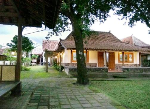 Omah Pitoe Guest House