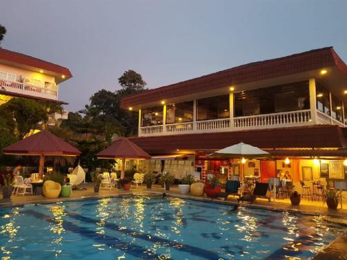 Hotel Murah dan Kuliner Enak Dekat Pantai Bebas Parapat, Danau Toba Kecamatan Danau Paris Kabupaten Aceh Singkil