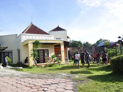 Elroi Villa Semarang