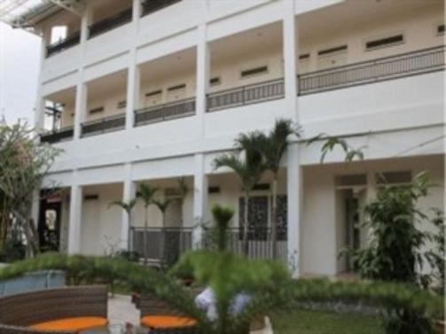 Grand Kalpataru Syariah Hotel