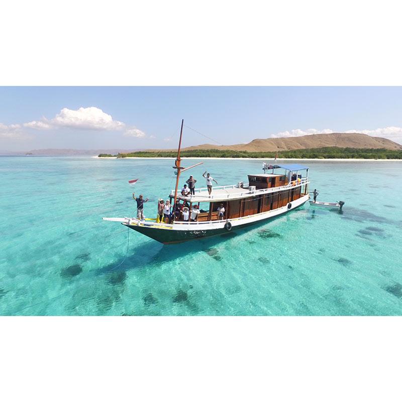 Dolphin Travelmate - Pulau Komodo Paket Wisata [3 Hari 2 Malam]