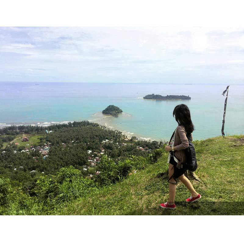 Malala ToursÂ® Paragliding Adventure Paralayang Di Pantai Air Manis Padang Sumatra Barat [Tanpa Kamera]