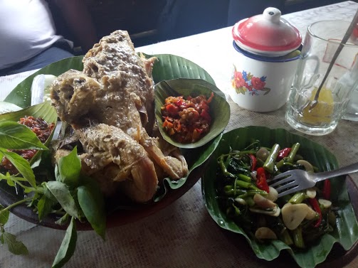 Sewa Motor di Jogja untuk Wisata Kuliner ke Ingkung Jawa Waroeng Ndesso