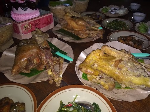 Rental Motor di Jogja untuk Wisata Kuliner ke Ingkung Ayam Jawa Sor Sawo