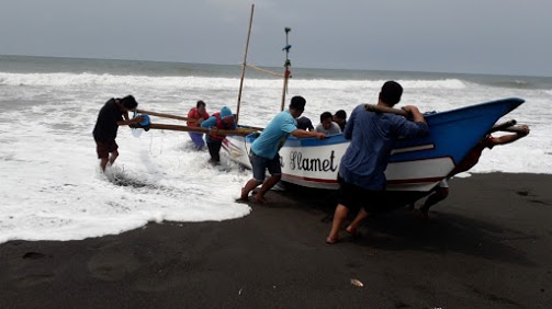 Rental Motor di Jogja untuk Menuju ke Pantai Goa Cemara